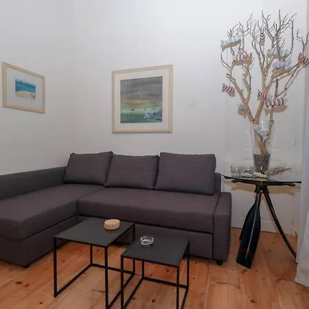 Monahour Apartment